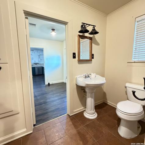 811 County Road 213 Mccoy TX 78113