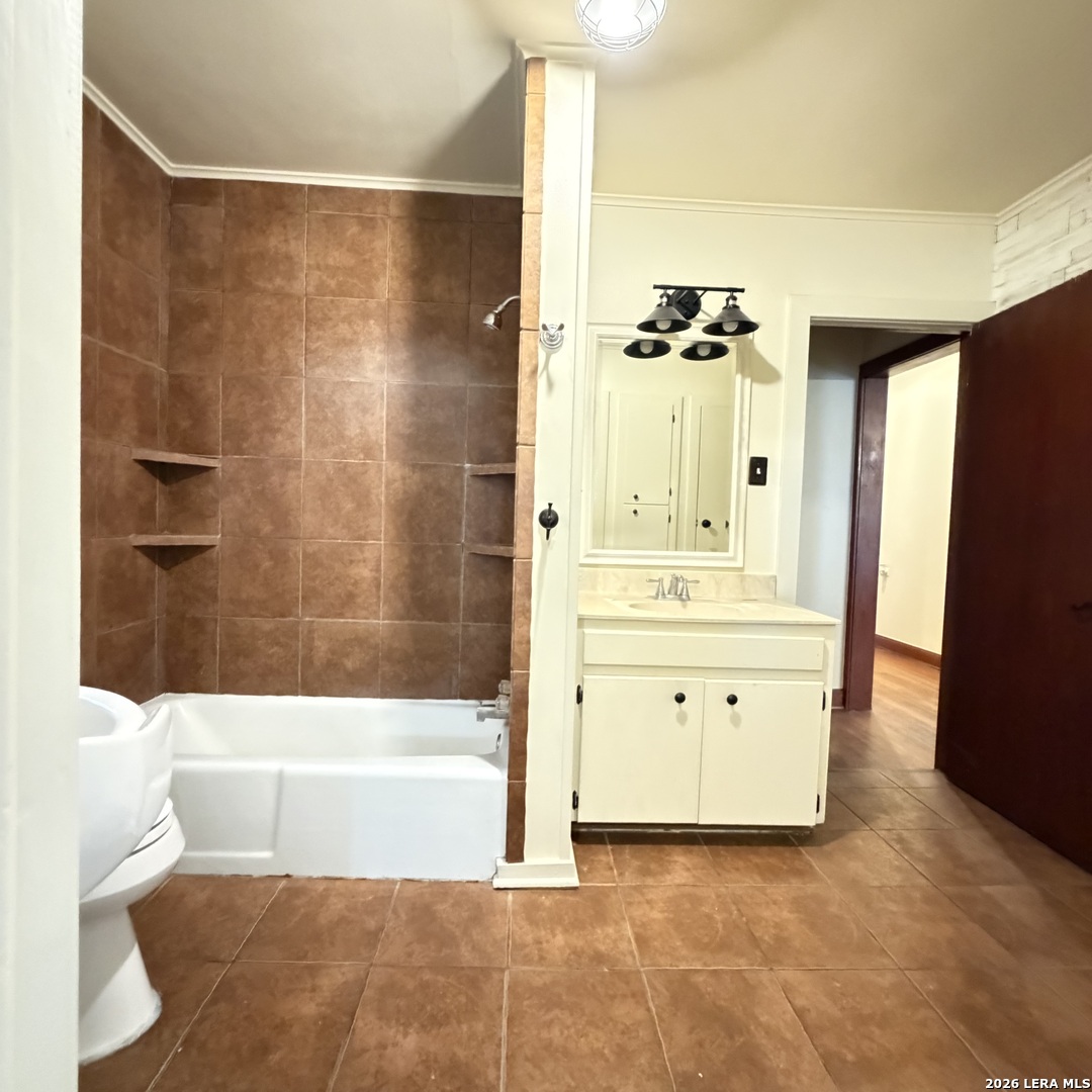 811 County Road 213 Mccoy TX 78113