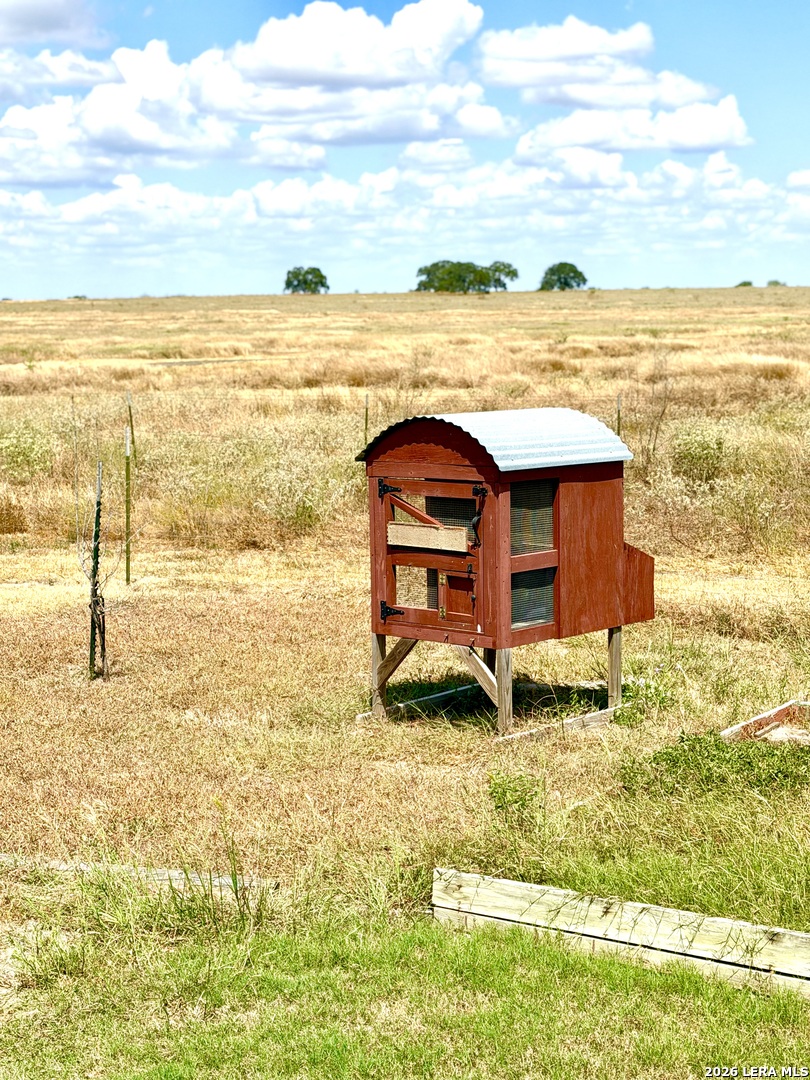 811 County Road 213 Mccoy TX 78113
