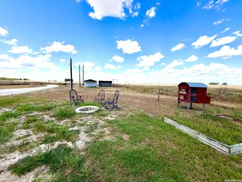 811 County Road 213 Mccoy TX 78113