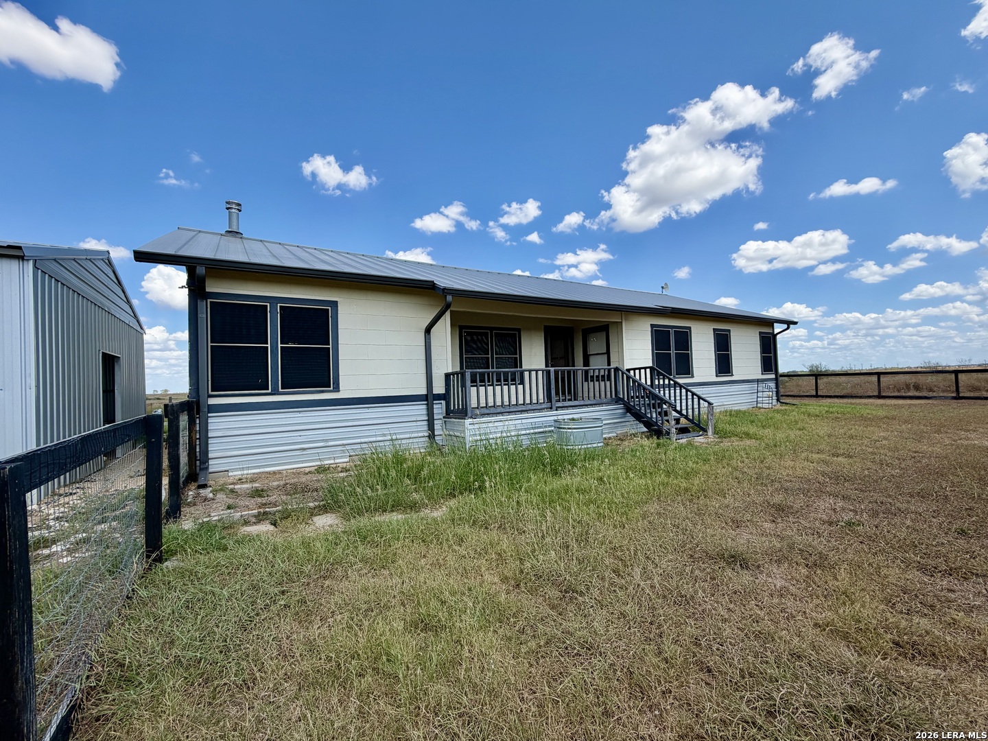 811 County Road 213 Mccoy TX 78113