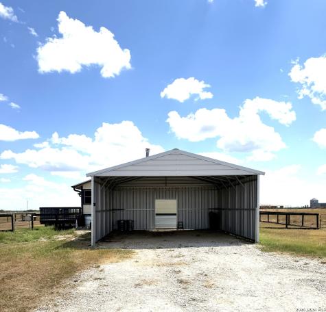 811 County Road 213 Mccoy TX 78113