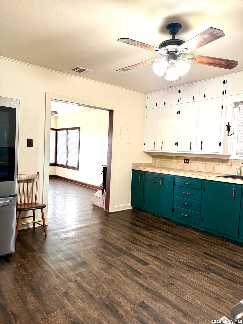 811 County Road 213 Mccoy TX 78113