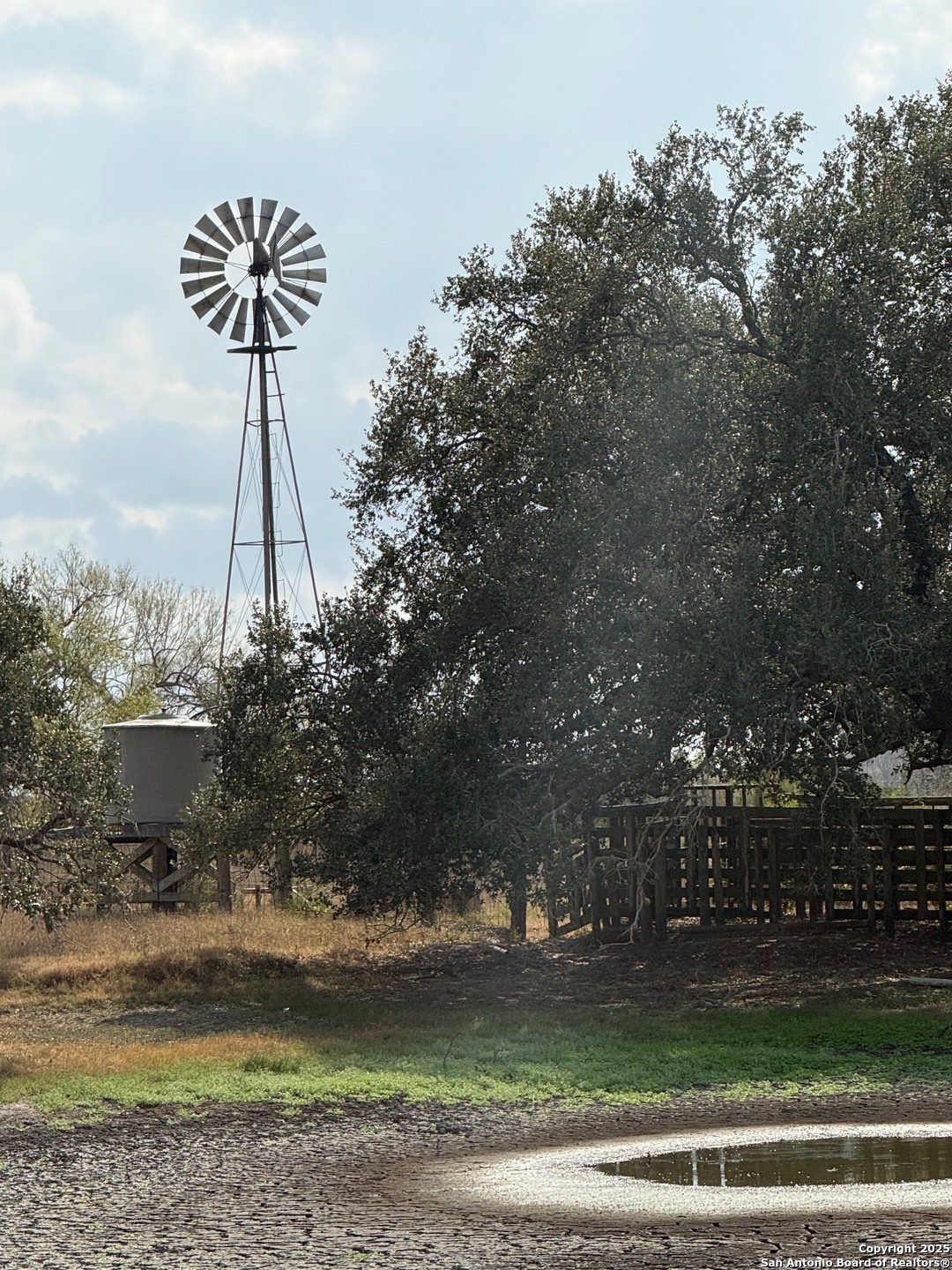 4689 County Road 302 Runge TX 78151