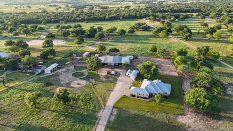 6356 County Road 307 La Vernia TX 78121