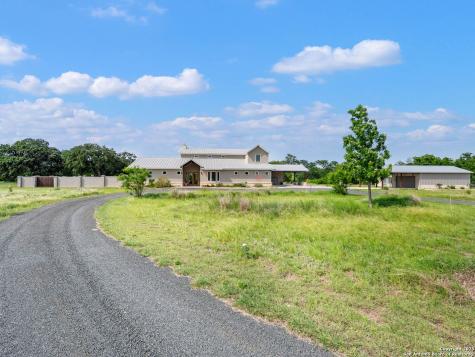 497 Cypress Falls Utopia TX 78884