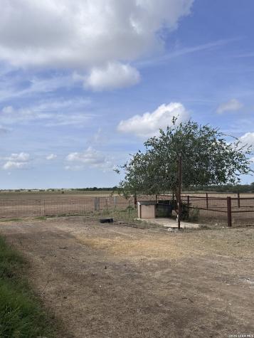 1667 County Road 345 Knippa TX 78870