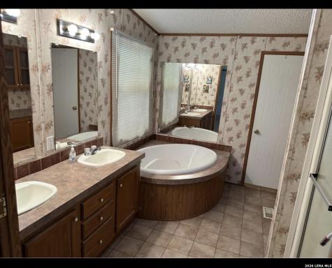 1667 County Road 345 Knippa TX 78870