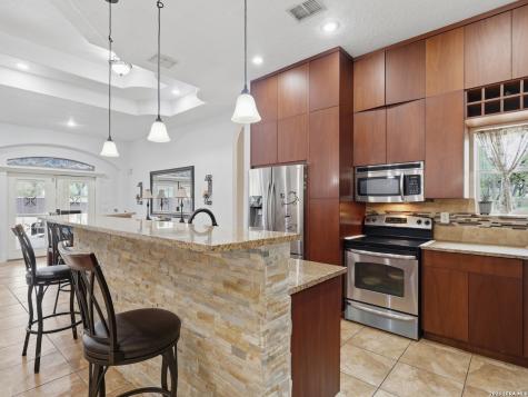 603 Sunshine Meadow Adkins TX 78101