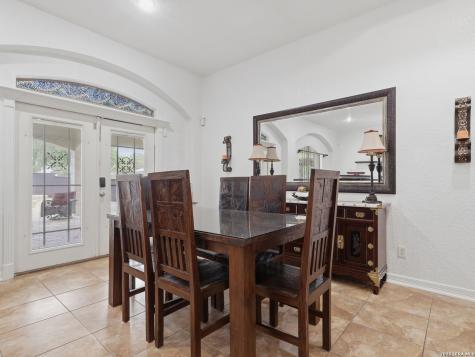603 Sunshine Meadow Adkins TX 78101