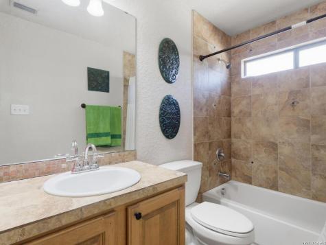 603 Sunshine Meadow Adkins TX 78101
