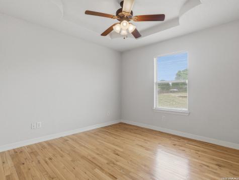 603 Sunshine Meadow Adkins TX 78101