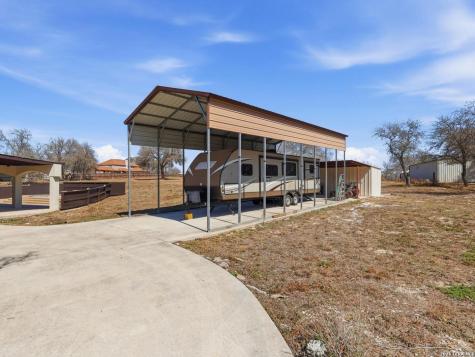 603 Sunshine Meadow Adkins TX 78101
