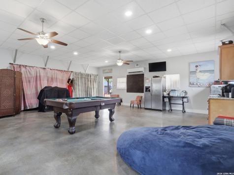 603 Sunshine Meadow Adkins TX 78101