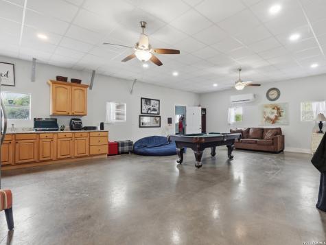 603 Sunshine Meadow Adkins TX 78101
