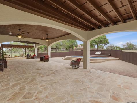 603 Sunshine Meadow Adkins TX 78101