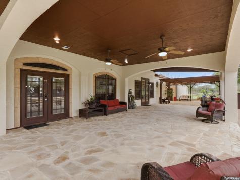 603 Sunshine Meadow Adkins TX 78101
