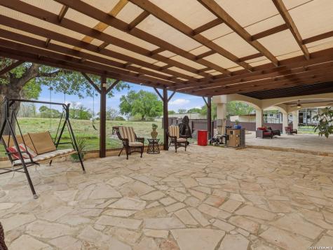 603 Sunshine Meadow Adkins TX 78101
