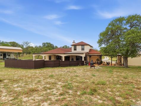 603 Sunshine Meadow Adkins TX 78101