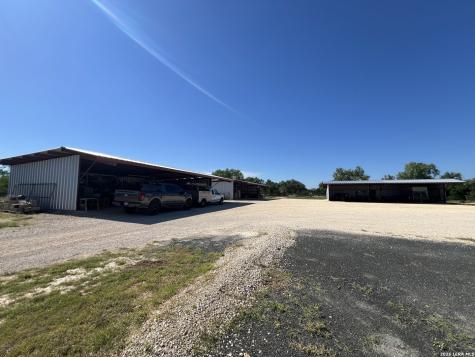 6624 W Fm 2200 Moore TX 78057