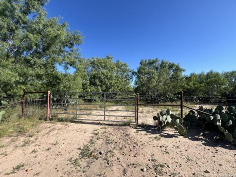 6624 W Fm 2200 Moore TX 78057