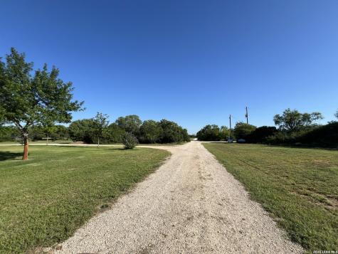 6624 W Fm 2200 Moore TX 78057