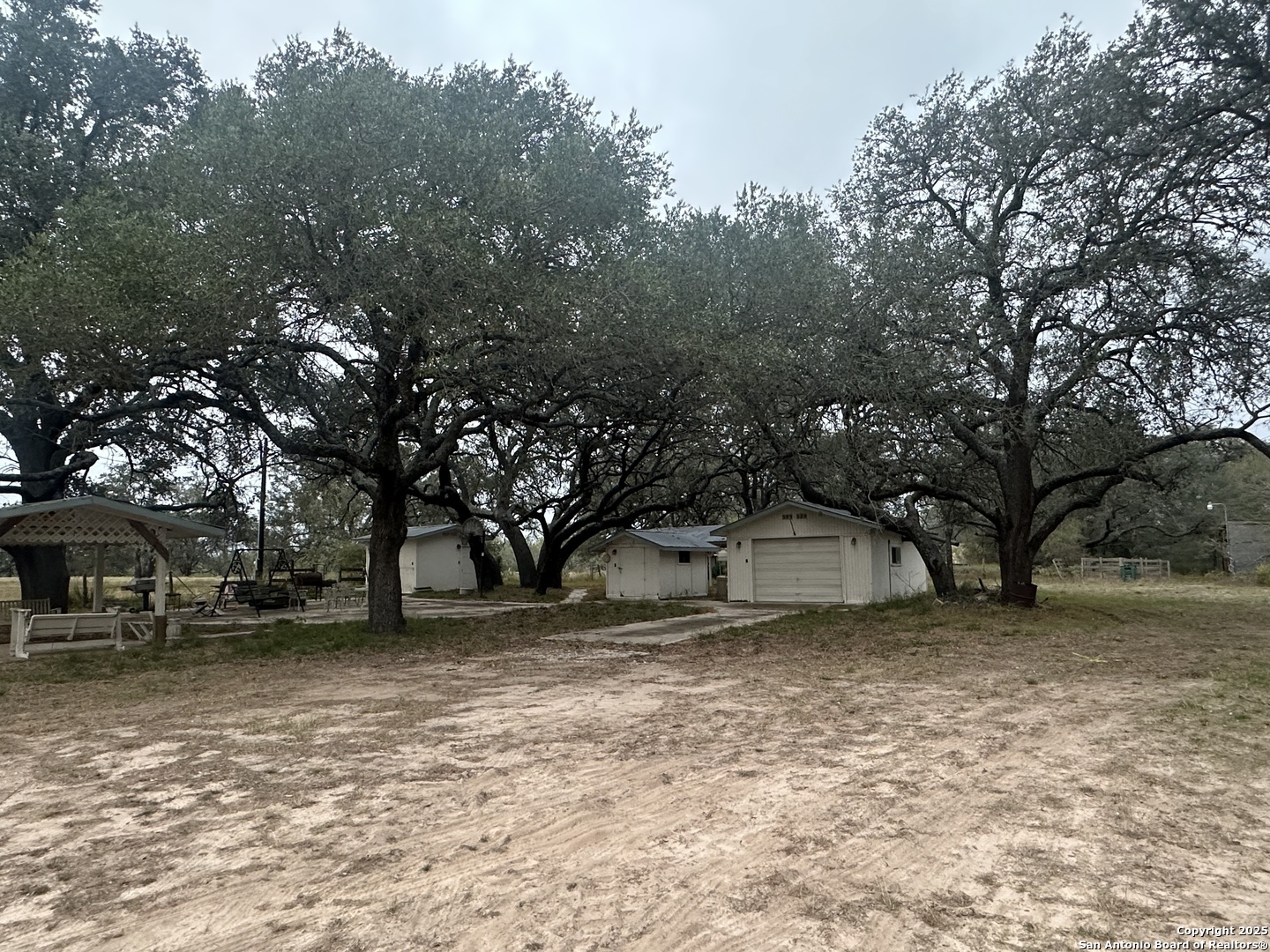 1150 County Road 765 Moore TX 78057