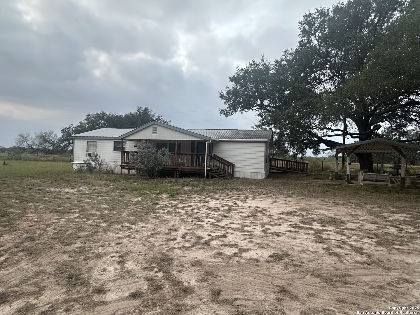1150 County Road 765 Moore TX 78057