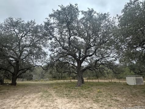 1150 County Road 765 Moore TX 78057