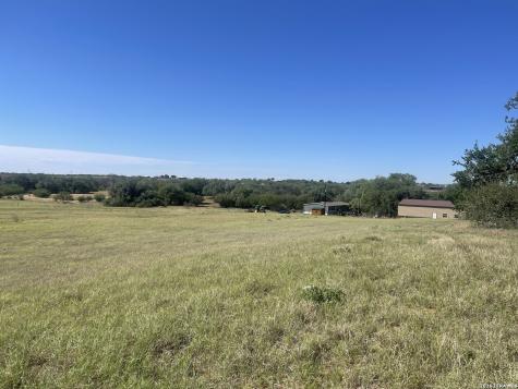 2141 County Road 132 Floresville TX 78114