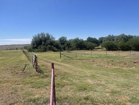 2141 County Road 132 Floresville TX 78114