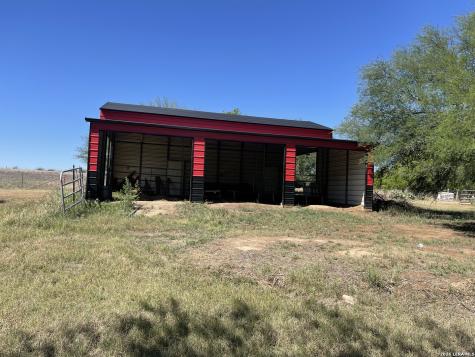 2141 County Road 132 Floresville TX 78114