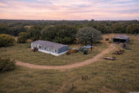 2141 County Road 132 Floresville TX 78114