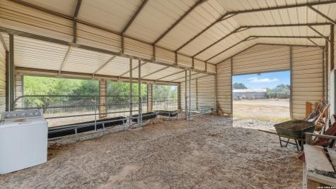 2141 County Road 132 Floresville TX 78114