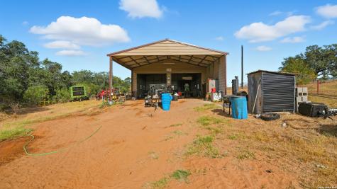2141 County Road 132 Floresville TX 78114