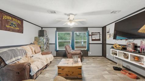 2141 County Road 132 Floresville TX 78114