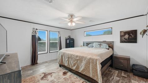 2141 County Road 132 Floresville TX 78114