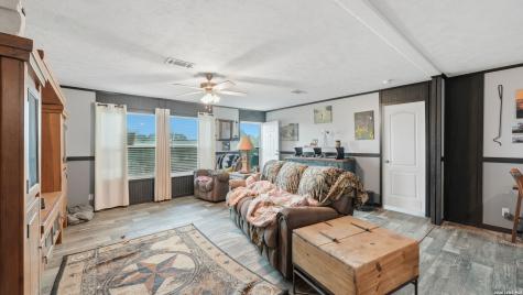 2141 County Road 132 Floresville TX 78114