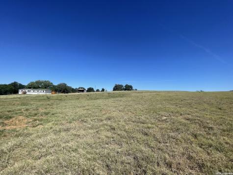2141 County Road 132 Floresville TX 78114