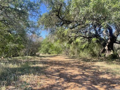 2141 County Road 132 Floresville TX 78114