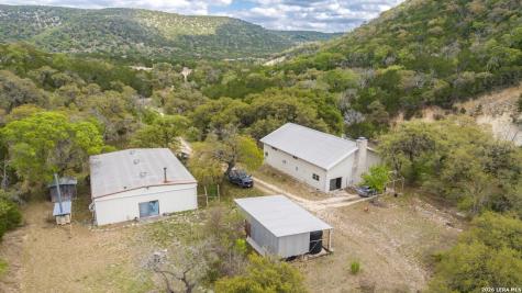 3655 North Seco Road Utopia TX 78884