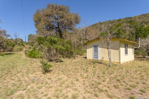 3655 North Seco Road Utopia TX 78884