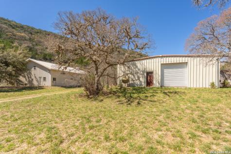3655 North Seco Road Utopia TX 78884