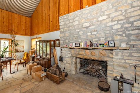 3655 North Seco Road Utopia TX 78884