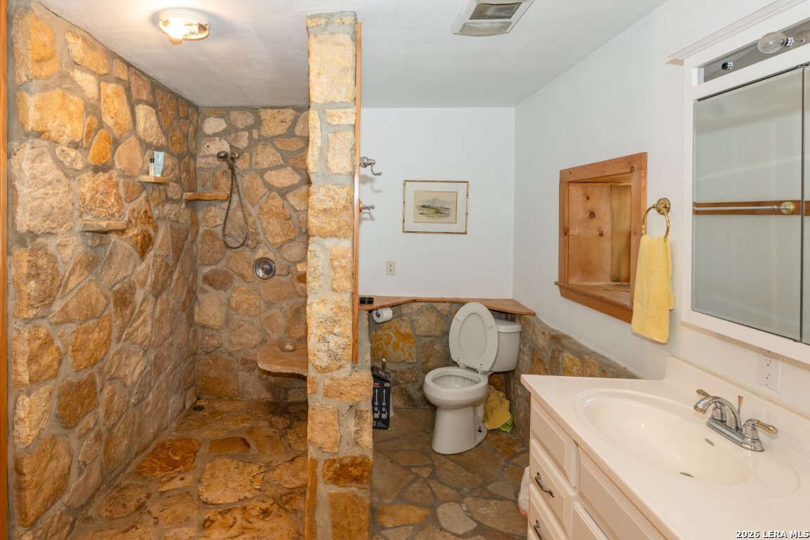 3655 North Seco Road Utopia TX 78884