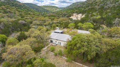 3655 North Seco Road Utopia TX 78884