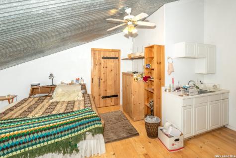 3655 North Seco Road Utopia TX 78884