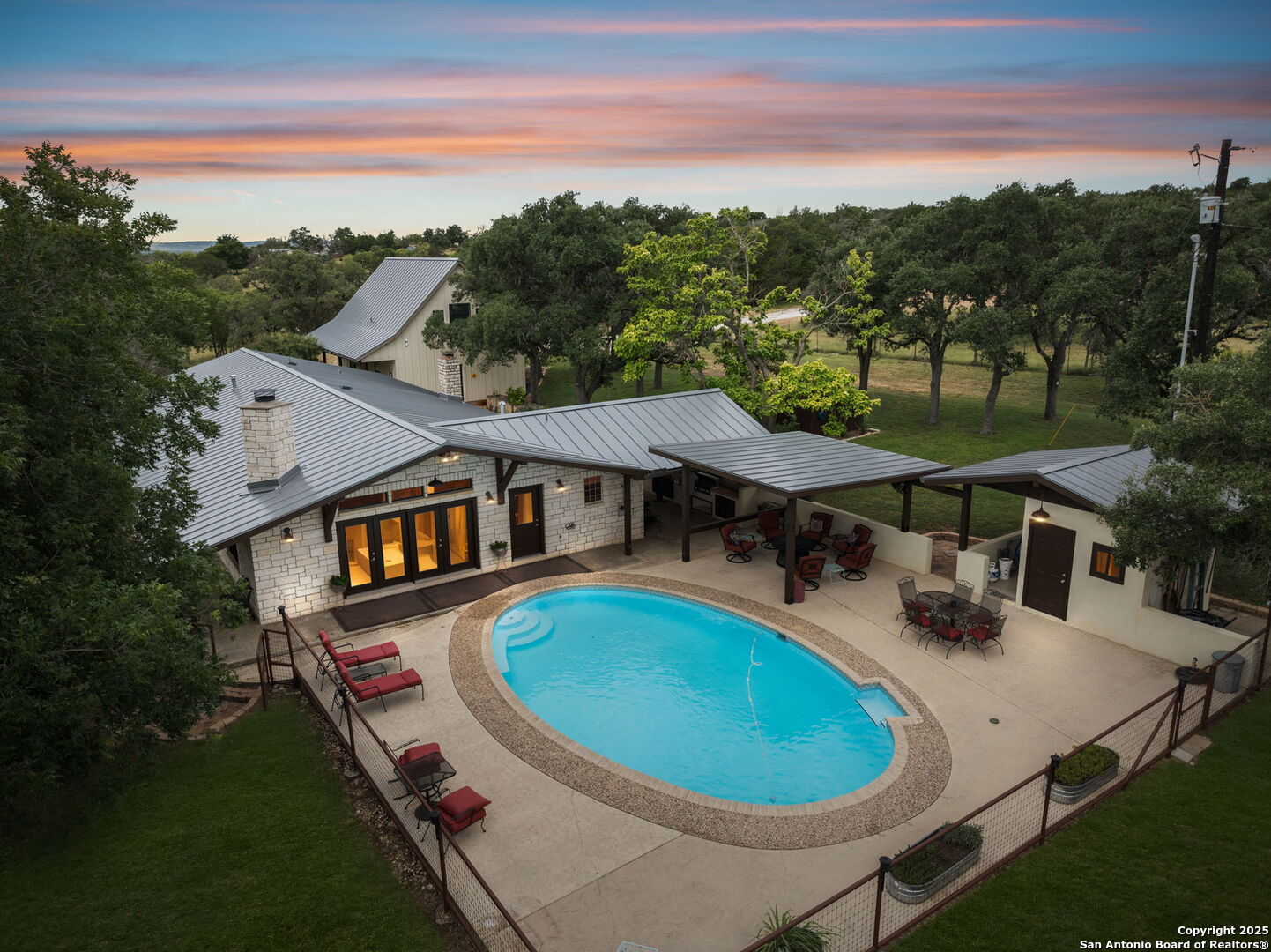 452 Stoneleigh Road Center Point TX 78010