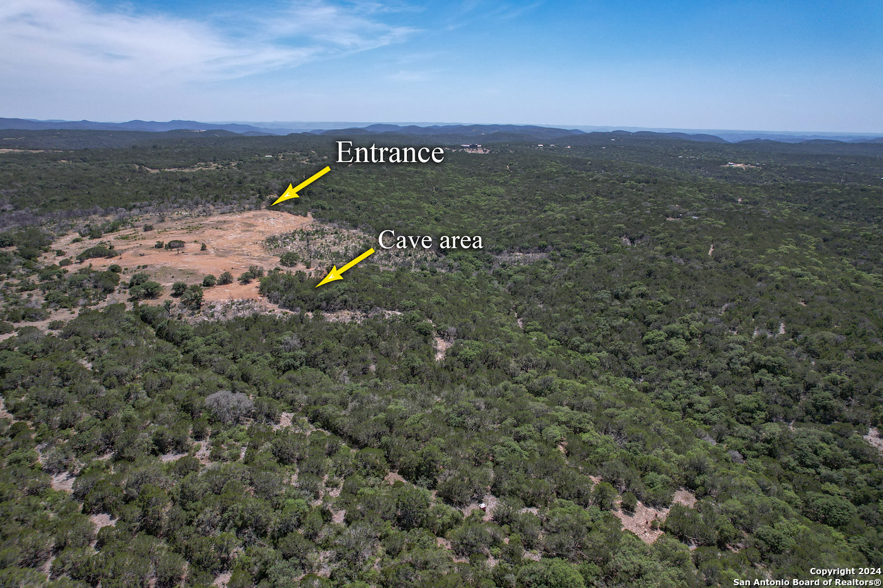 351 N Ringtail Road Leakey TX 78873