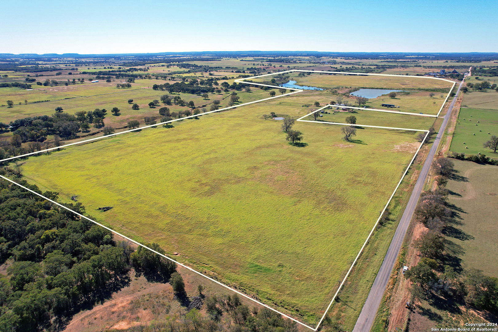 2433 Highway 588 Comanche TX 76442